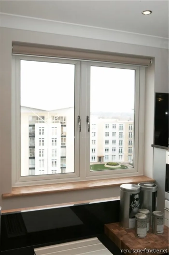 Lequel de ces matériaux : Bois, aluminium ou PVC, est le plus approprié pour vos fenêtres à Loreux ?